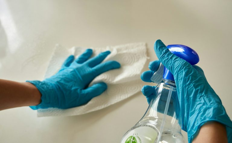 How to Remove Silicone Sealant from a Bath or Shower